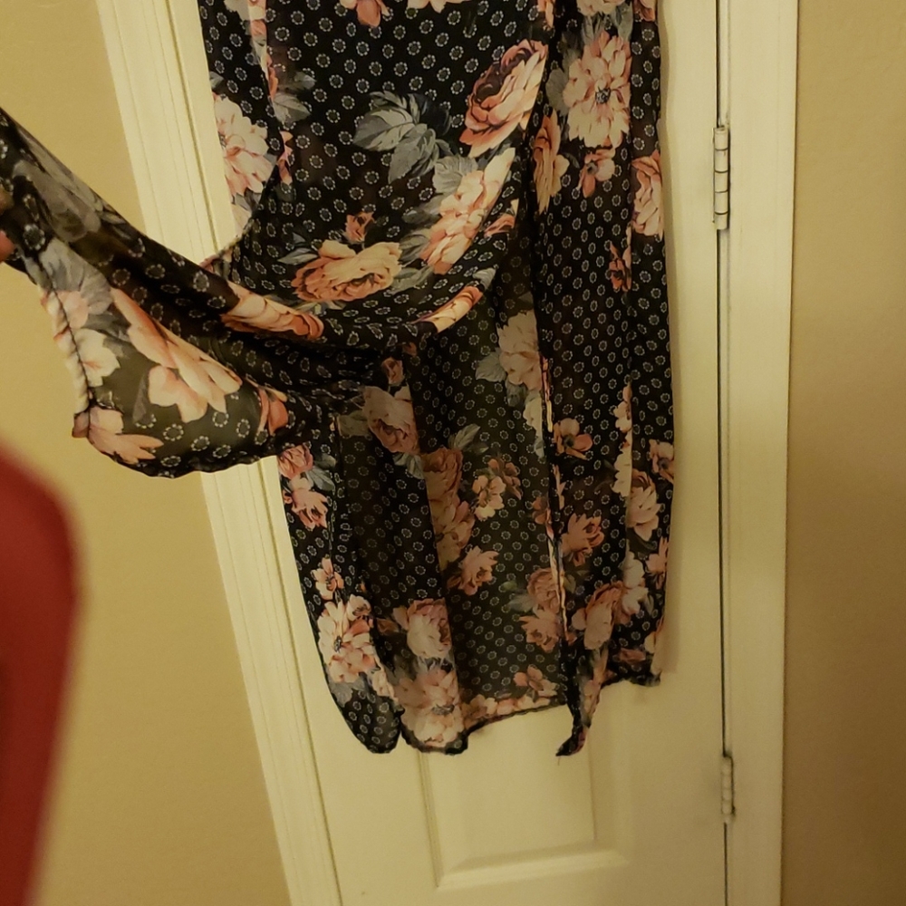 Black floral off the shoulder maxi - Picture 6 of 8